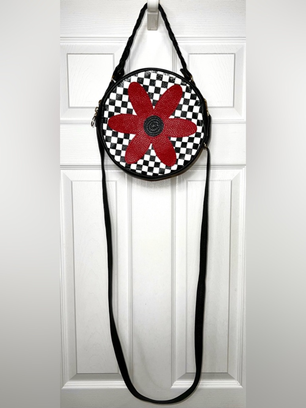 (READ) Leather Purse Crossbody Purse Crossbody Bag Retro Style Round Floral Y2K